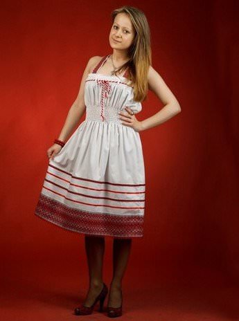 Вишите українське плаття