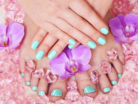 embedded_turquoise_pedicure