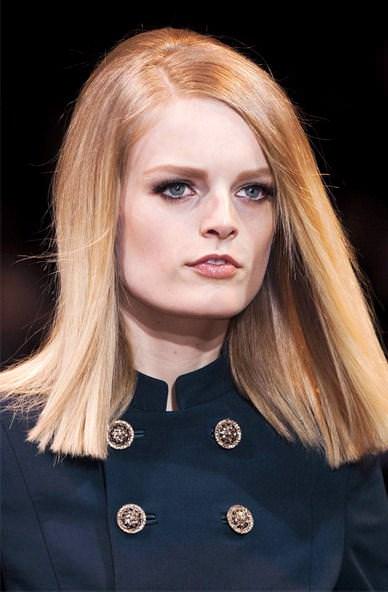 Модні зачіски в стилі ретро осінь-зима 2014-2015 Versace