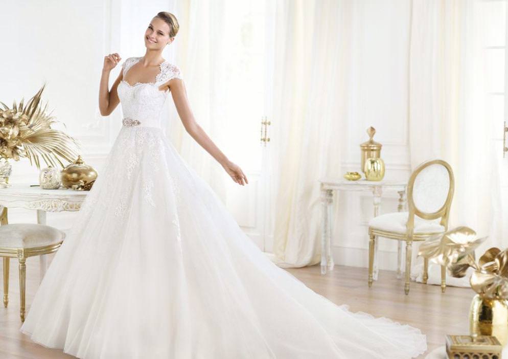 Весільні плаття Pronovias 2014: Spring Glamour Collection