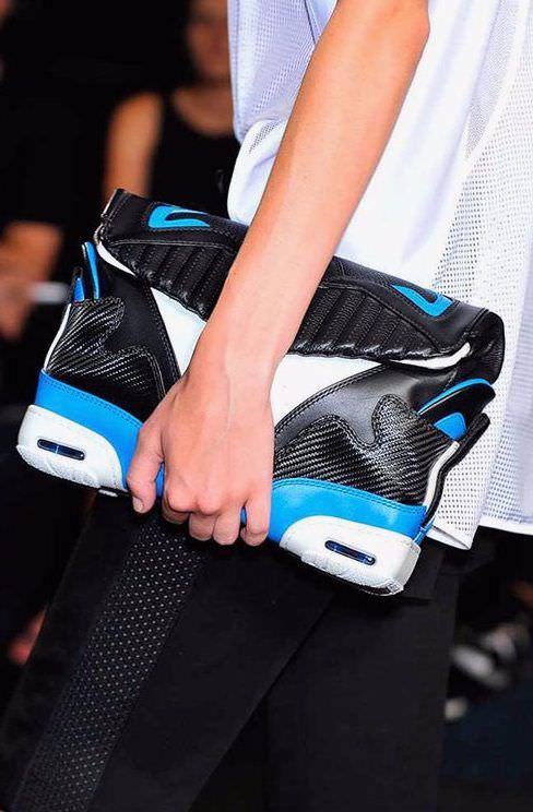 spring_2015_trendy_designer_handbags_from_the_runway_Alexander_Wang