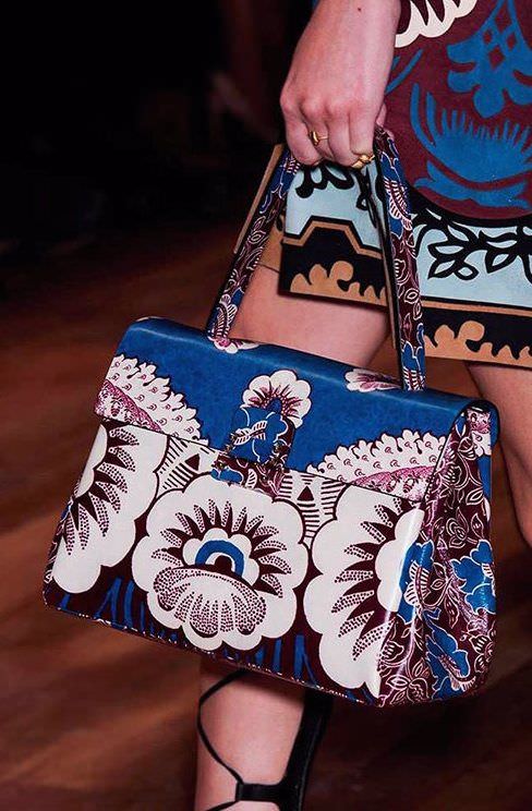 spring_2015_trendy_designer_handbags_from_the_runway_Valentino
